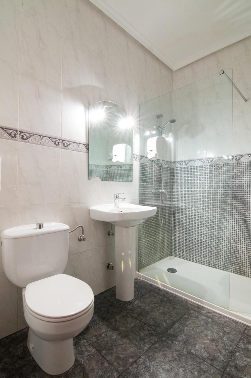 Hostal Santa Ana Madridejos Exteriör bild