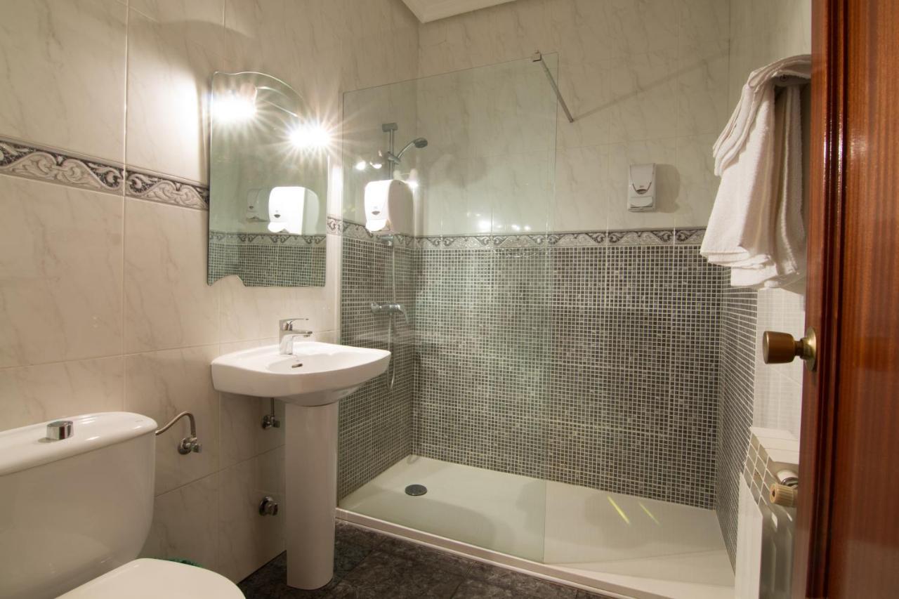 Hostal Santa Ana Madridejos Exteriör bild